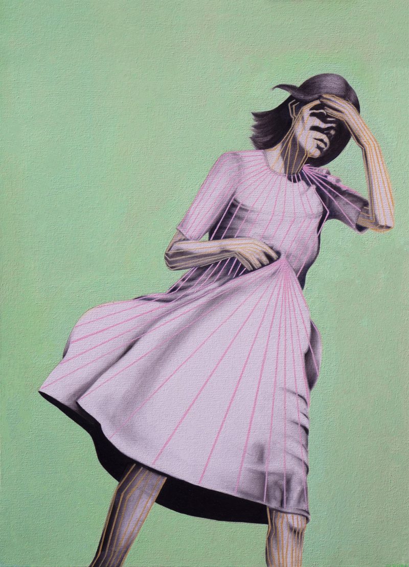 Ana Scola pintura obra de arte artista emergente. carboncillo y oleo sobre lienzo. fondo verde y lineas rosas spbre chica corriendo.